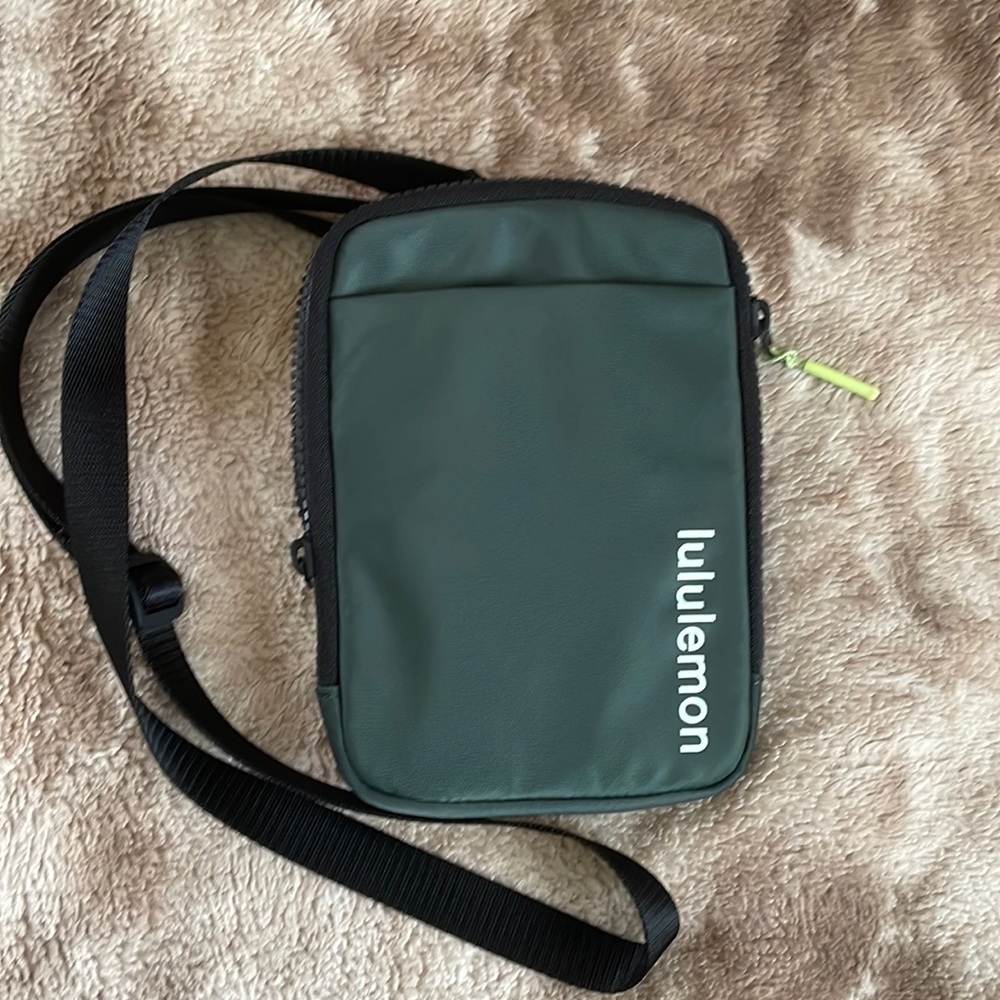 Lululemon Zip-Top Crossbody Bag
